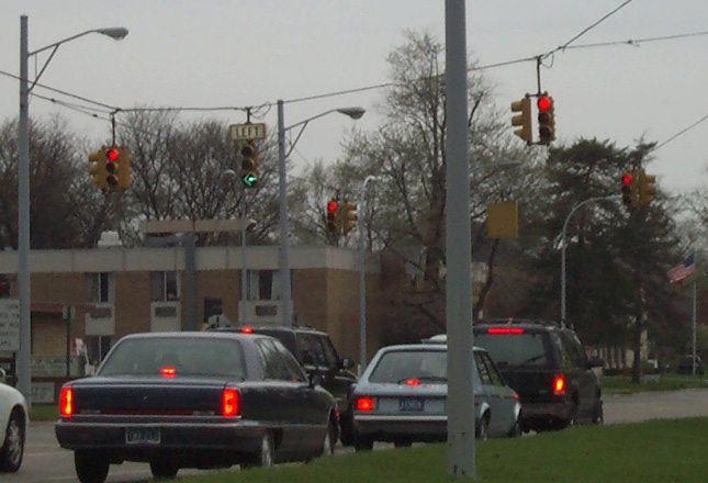 Left signal installed between through signals